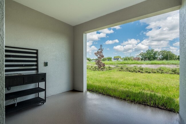 Building Photo - 5353 Vista Lago Dr