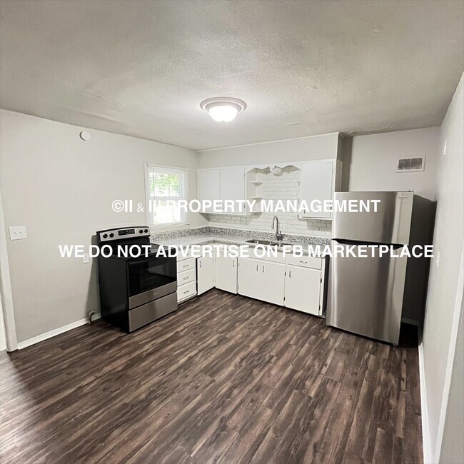 Building Photo - 110 S Annie St