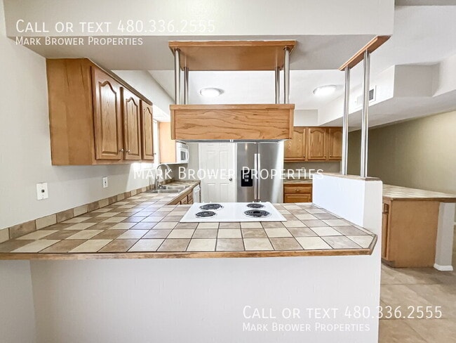Building Photo - 4025 W Carol Ave