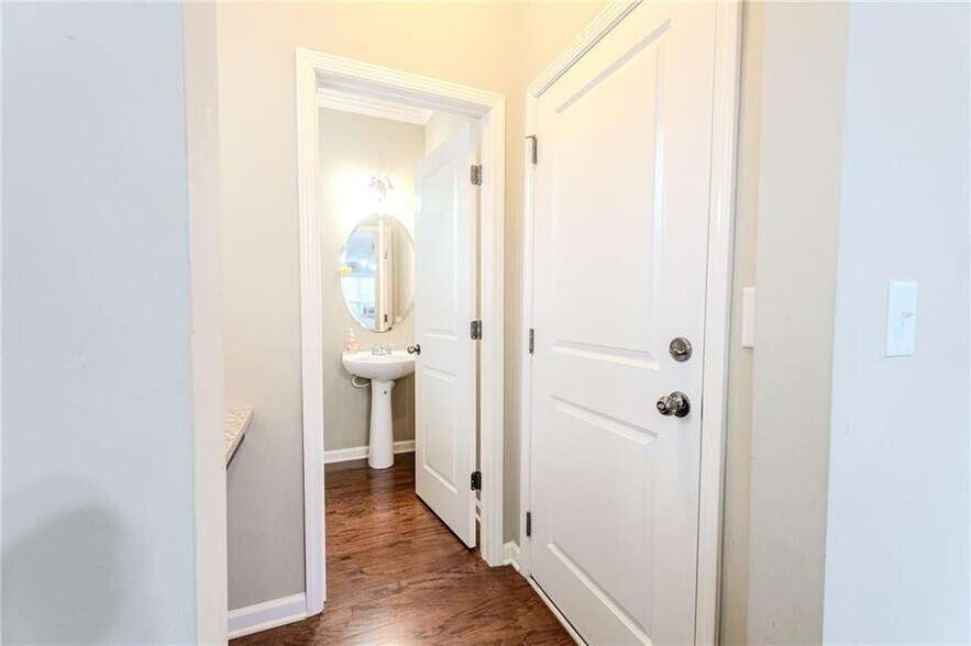 Building Photo - 801 Village Field Ct NW