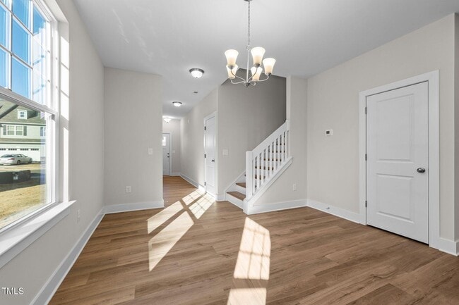 Building Photo - Deluxe 3 Bedroom End Unit Townhome - Avail...