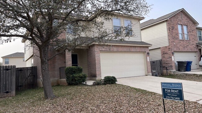 Building Photo - * Make this spacious home in Helotes off B...