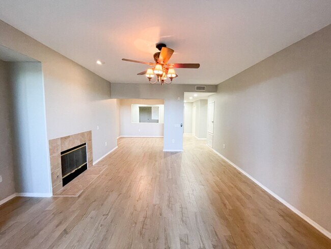 Building Photo - 4021 Canario St