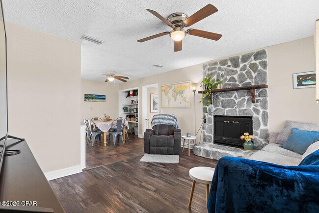 Building Photo - 808 Forestdale Ave