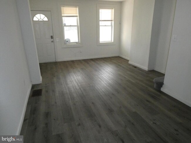 Building Photo - 1610 N 27th St