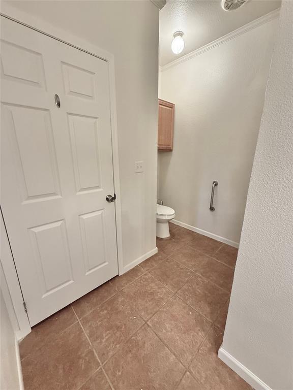 Building Photo - 289 Heatherwood Dr