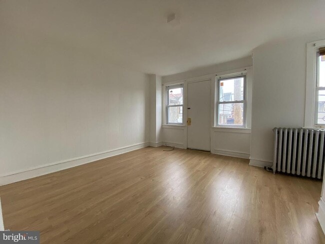 Building Photo - 217 Sansom St