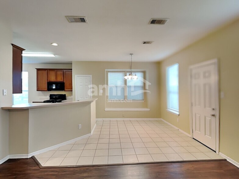 Building Photo - 4807 Chase Court Dr
