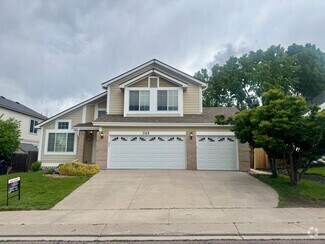 Building Photo - Gorgeous 4 bedroom with Loft and 3 car gar...