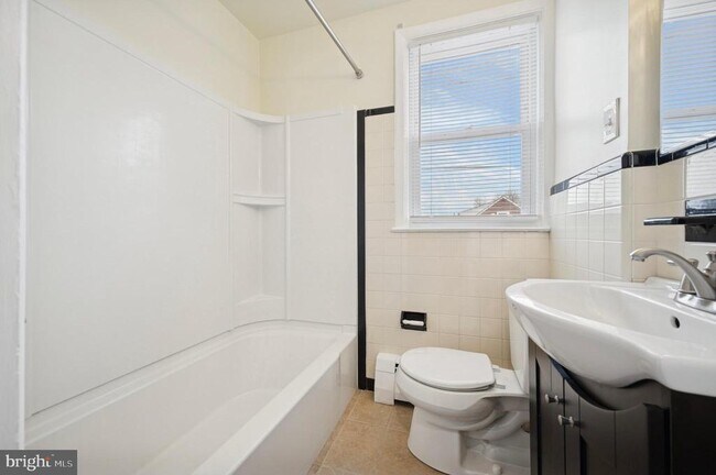 Building Photo - 7947 Ferndale St