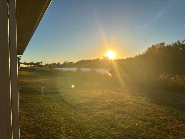 Building Photo - 4833 N Hillside Ct