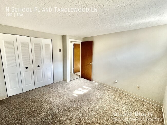 Building Photo - 343 N School Pl