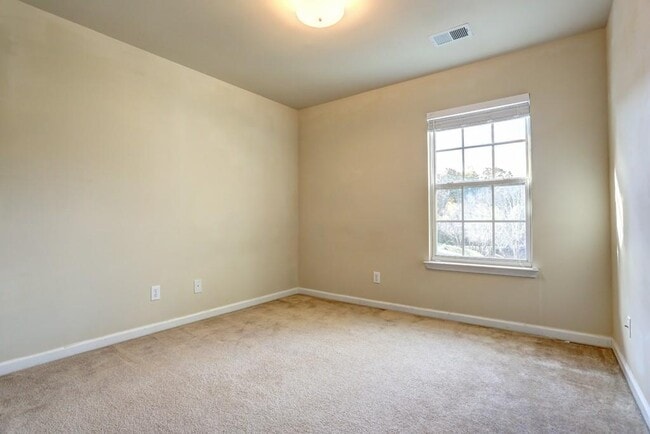 Building Photo - 5624 Moresby Ct