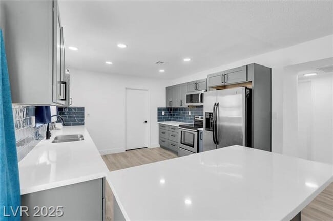 Building Photo - Gorgeous single-story home ready for move-in!