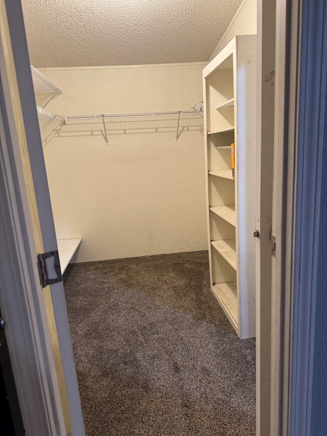 Building Photo - 9724 W 3rd St