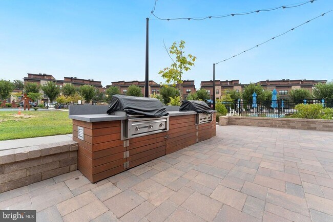 Building Photo - 3533 Bellflower Ln