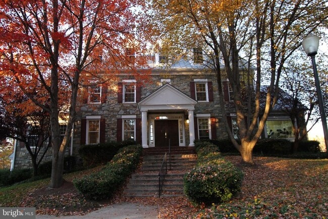 Building Photo - 47699 Whirlpool Square