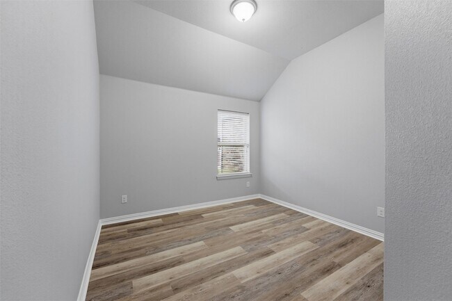 Building Photo - 453 Rockaway Dr