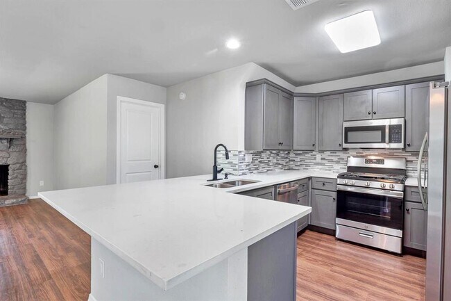 Building Photo - 606 Elderberry Cove