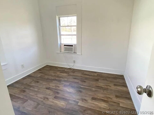 Building Photo - 4144 Herring Ave