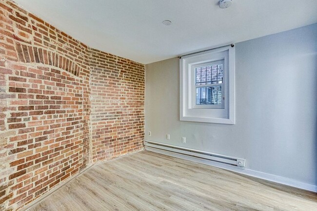Building Photo - 446 S St NW
