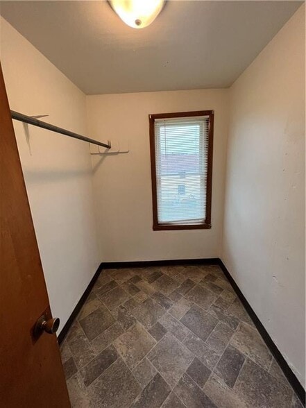 Building Photo - 409 Ross St