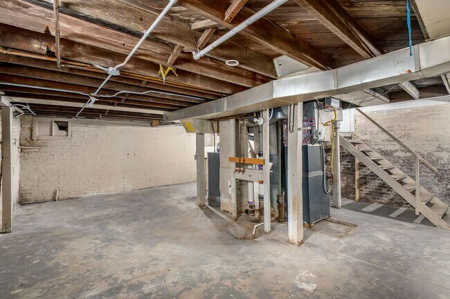 Building Photo - 3 bed/1.5 Bath Single Family Home