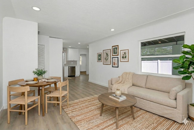 Building Photo - 2710 Boca Ciega Dr N