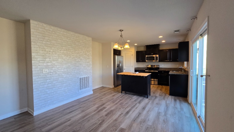 Building Photo - 2539 Grove Park Way