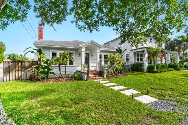 Building Photo - 213 W Frierson Ave
