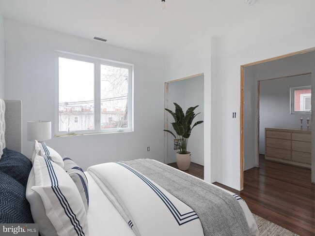 Primary Photo - 164 Meehan Ave
