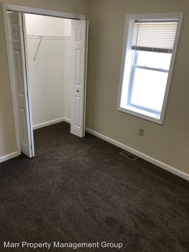 Building Photo - 1605 N Mulberry St