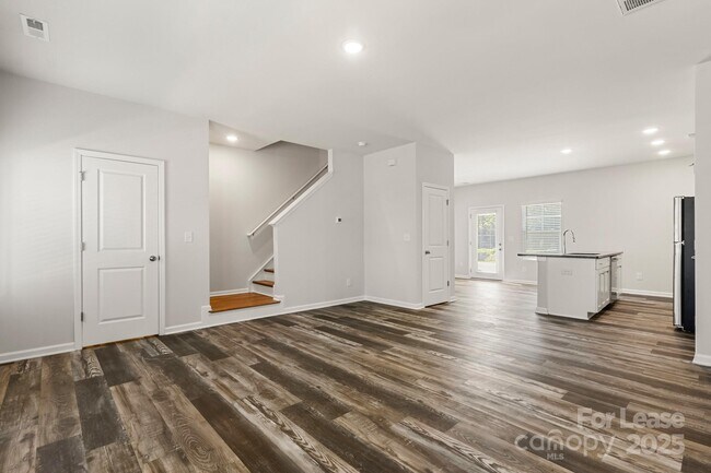 Building Photo - 117 Dogwood Vlg Trl