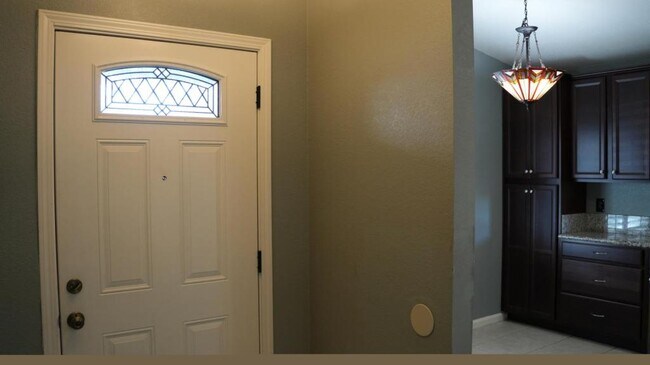 Building Photo - 7607 Harmony Oaks Way