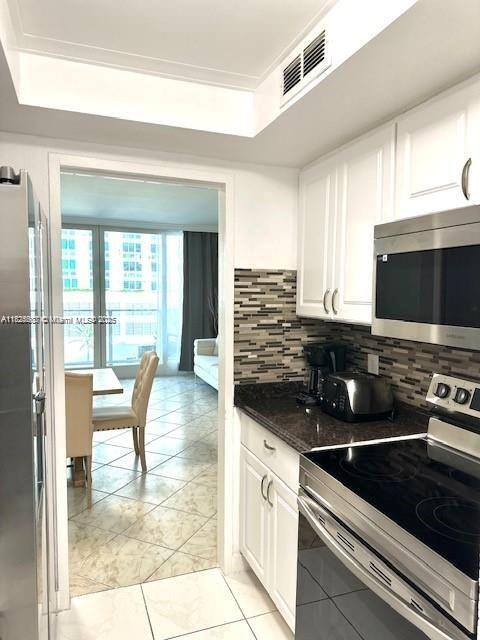 Building Photo - 3505 S Ocean Dr