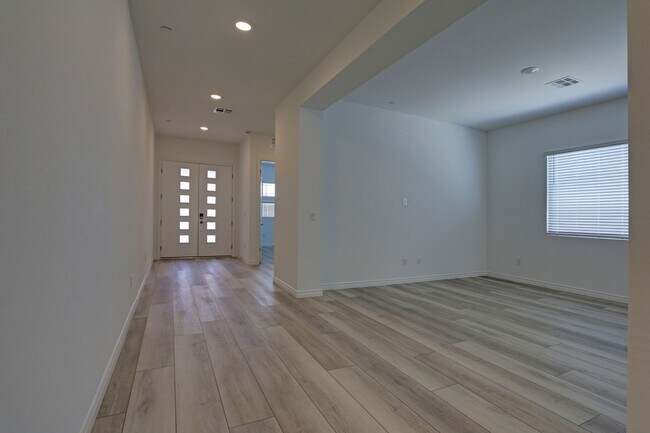 Building Photo - New Home in Summerlin 55+ Community