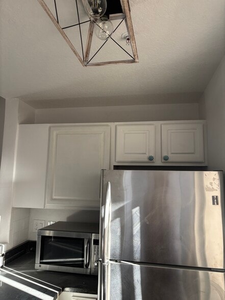 Building Photo - 501 Knights Run Ave