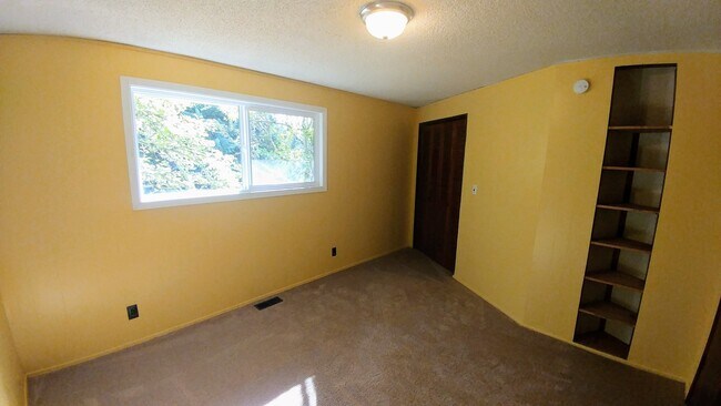 Building Photo - 1415e3