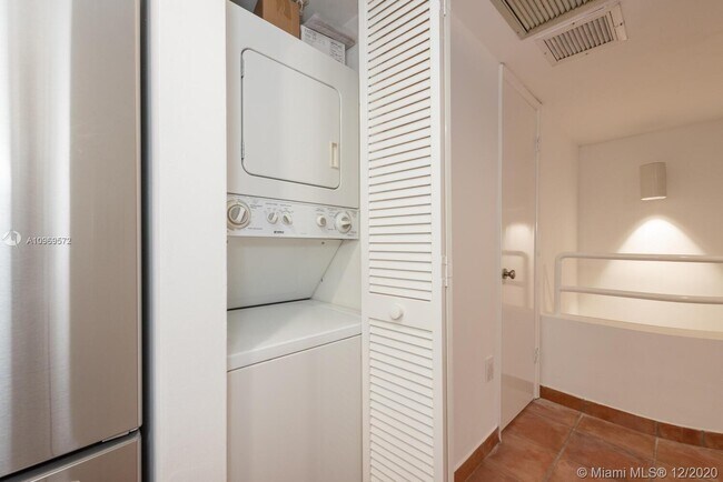 Building Photo - 2801 Florida Ave