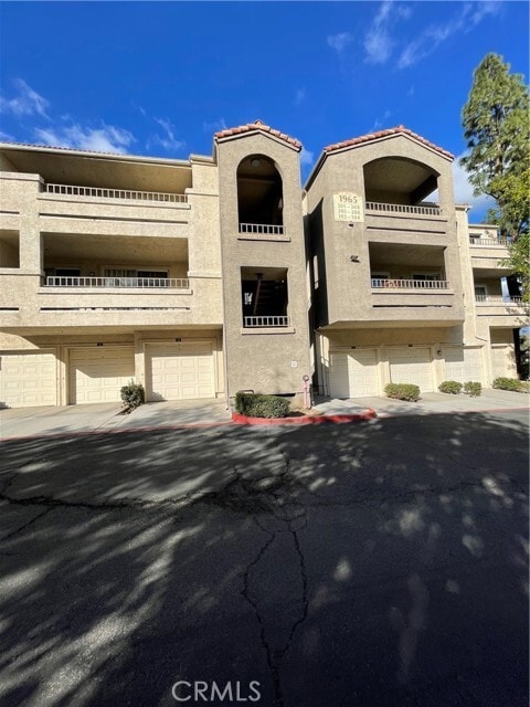 Building Photo - 1965 Las Colinas Cir