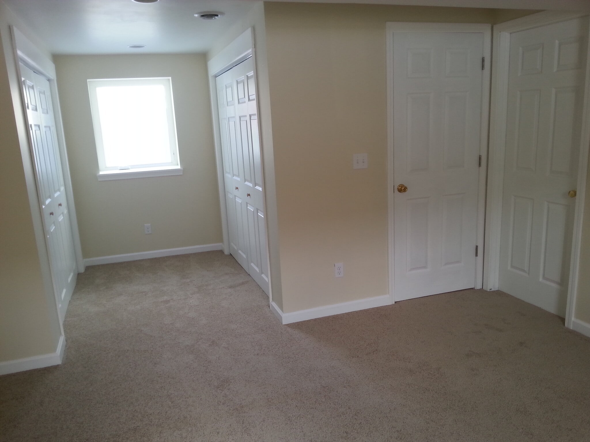 Master Bedroom toward His/Her closets - 224 S Sage Cir