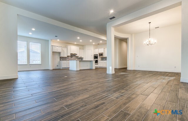 Building Photo - 593 Vale Ct