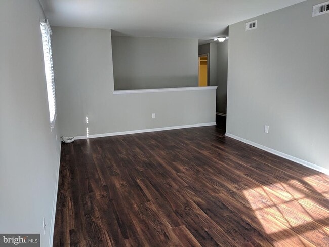 Building Photo - 406B Willow Turn