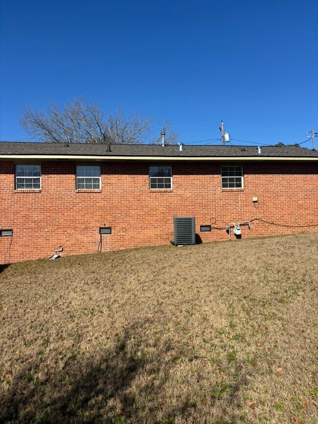 Building Photo - Wesley Hills Subdivision