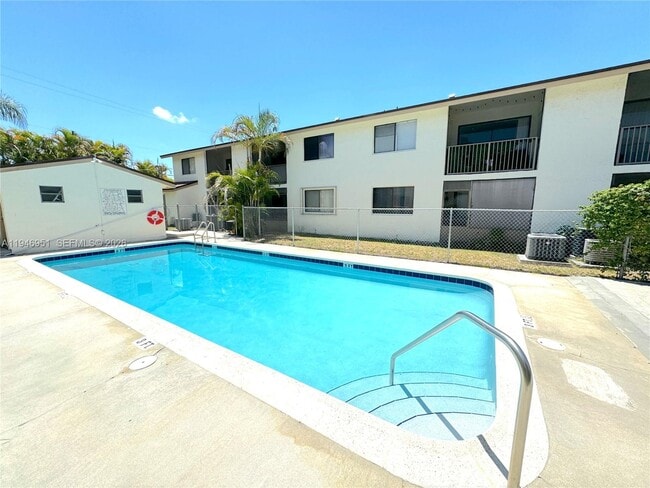 Building Photo - 152 NW 60th Ave