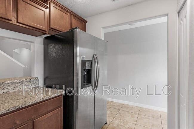 Building Photo - 260 Carina Cir