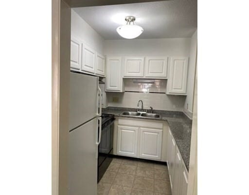 Building Photo - 5 Lakeview Gardens
