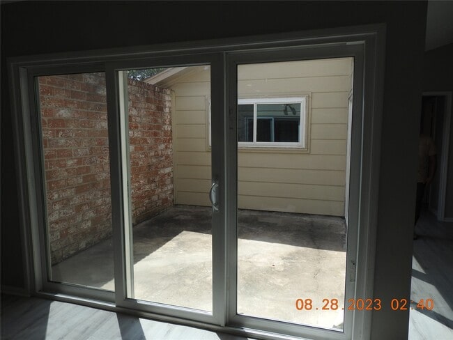 Building Photo - 22 Chapparal Ct