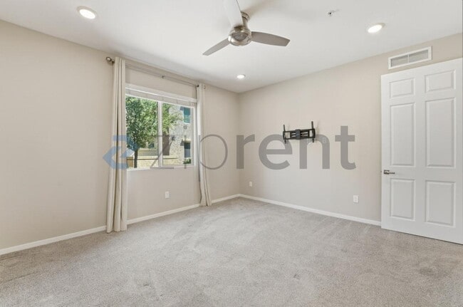 Building Photo - 250 W Queen Creek Rd