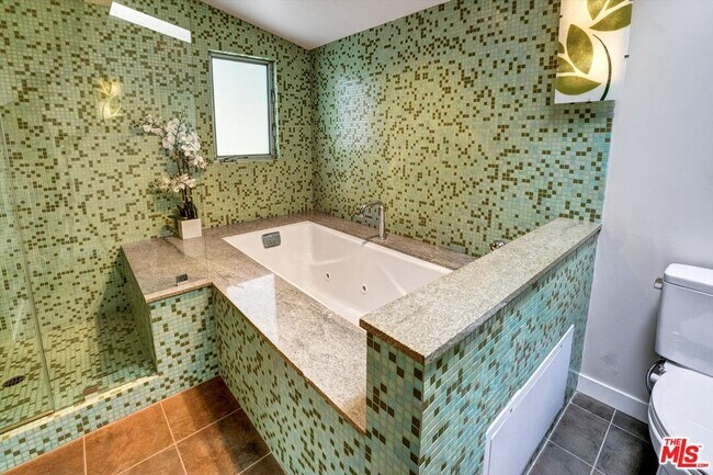 Building Photo - 2755 Carmar Dr